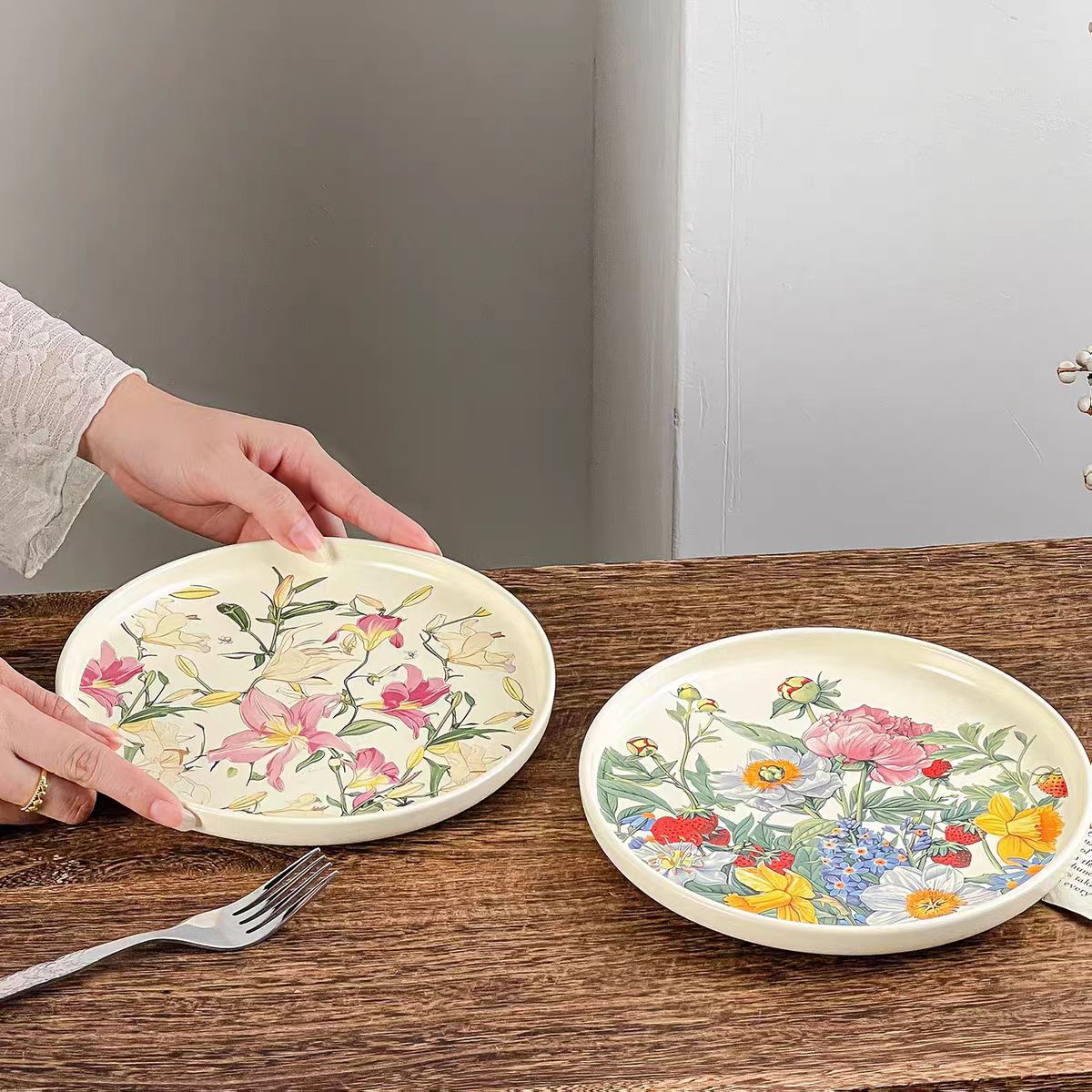 創造的なロマンチックな花柄セラミックプレート、8インチのサラ - Vintage Collectible Dishes のレビューと価格