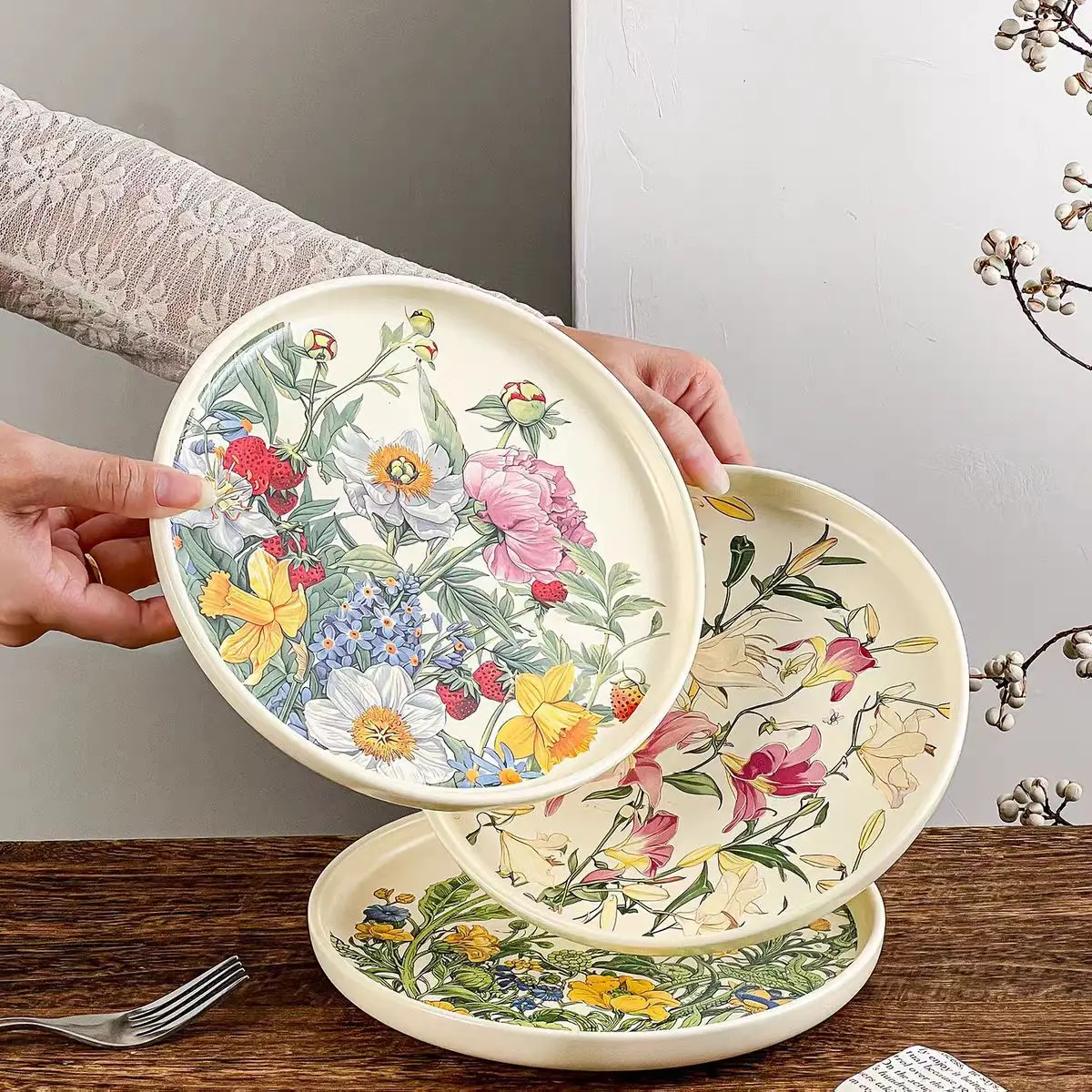 クリエイティブでロマンチックな花柄セラミックプレート、8イン - Vintage Collectible Dishes のレビューと価格