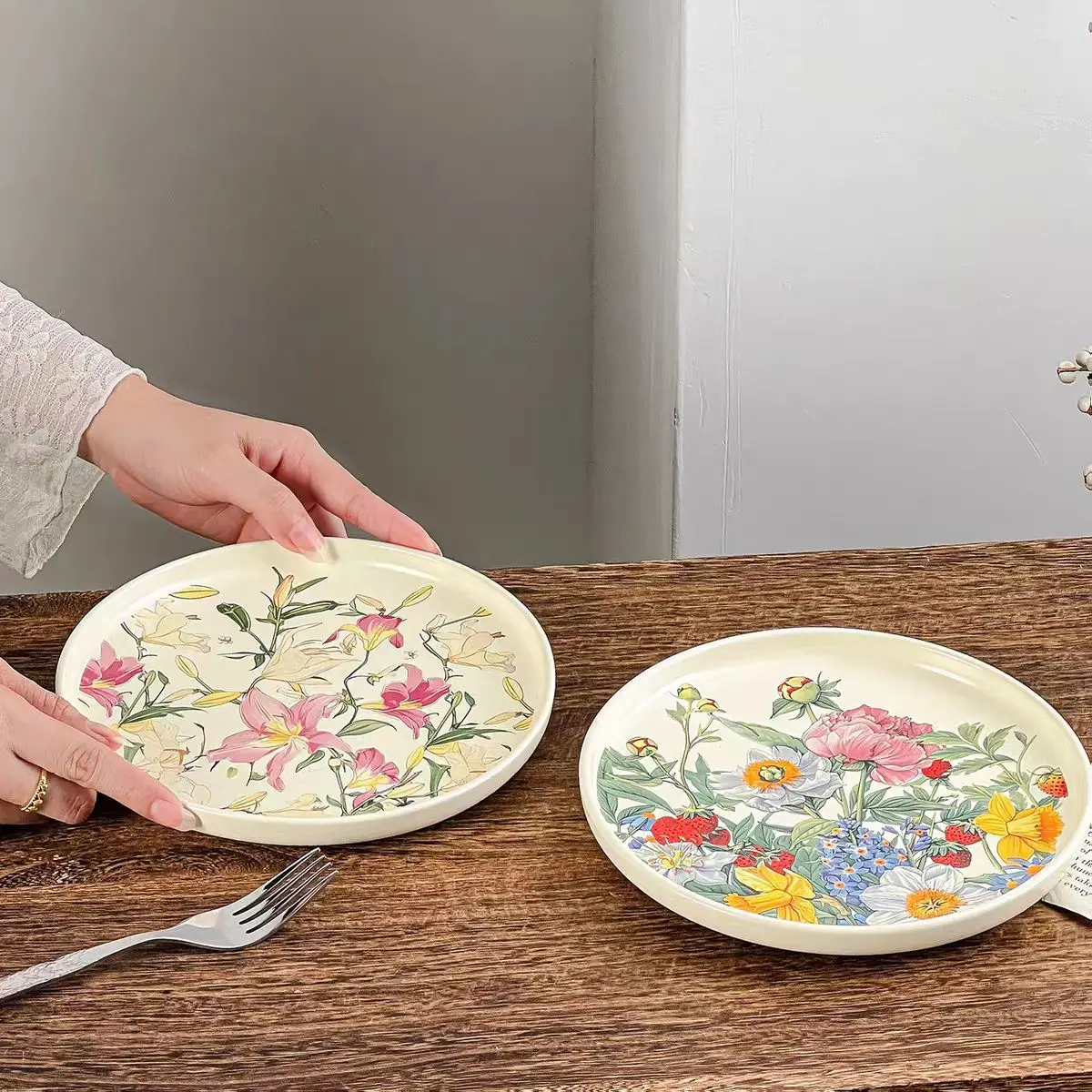 クリエイティブでロマンチックな花柄セラミックプレート、8イン - Vintage Collectible Dishes のレビューと価格